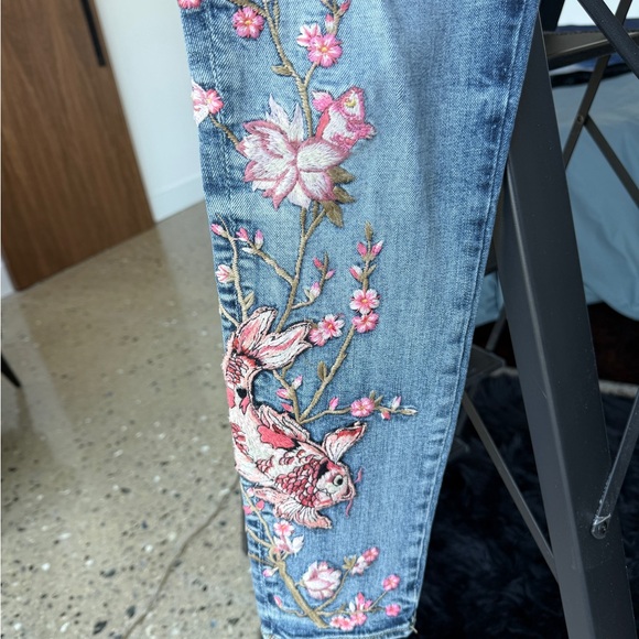 Driftwood Koi Fish Embroidered Marilyn Jeans Women’s Size 28 (Hard to Find)! - Picture 4 of 6